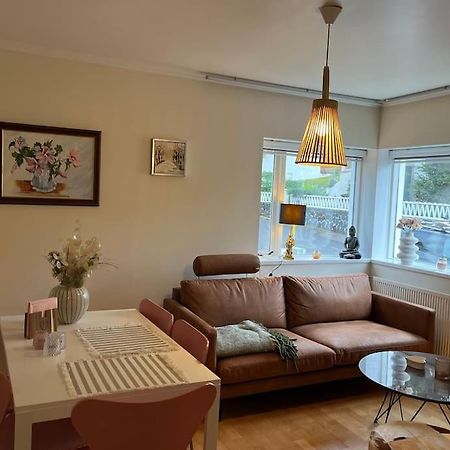 Charming 3 Bedroom Apartment 阿克雷里 外观 照片