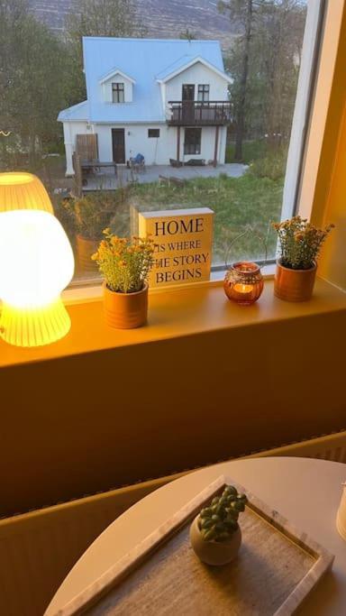 Charming 3 Bedroom Apartment 阿克雷里 外观 照片